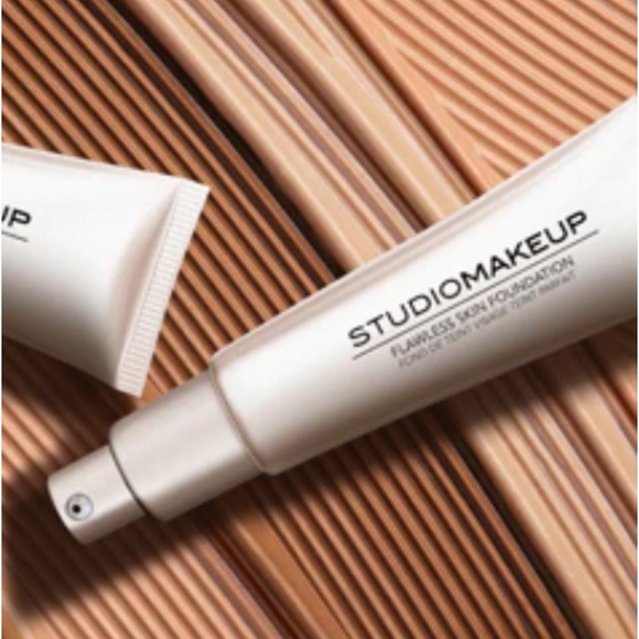 Studio Makeup Tinted Moisturizer Foundation in Honey BNIB - Picture 9 of 11